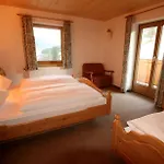 Enzian Bed & Breakfast *